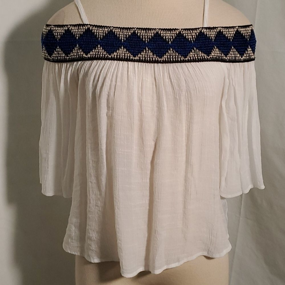 BCX. XS top, white gauze‎ material.